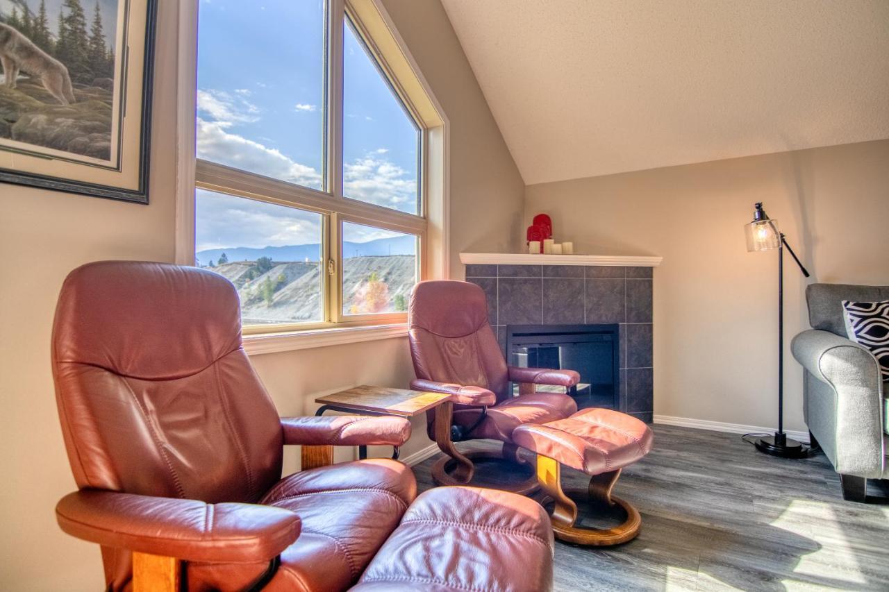 Mountain Getaway Condo - 5 Min Walk To The Beach! Invermere Luaran gambar