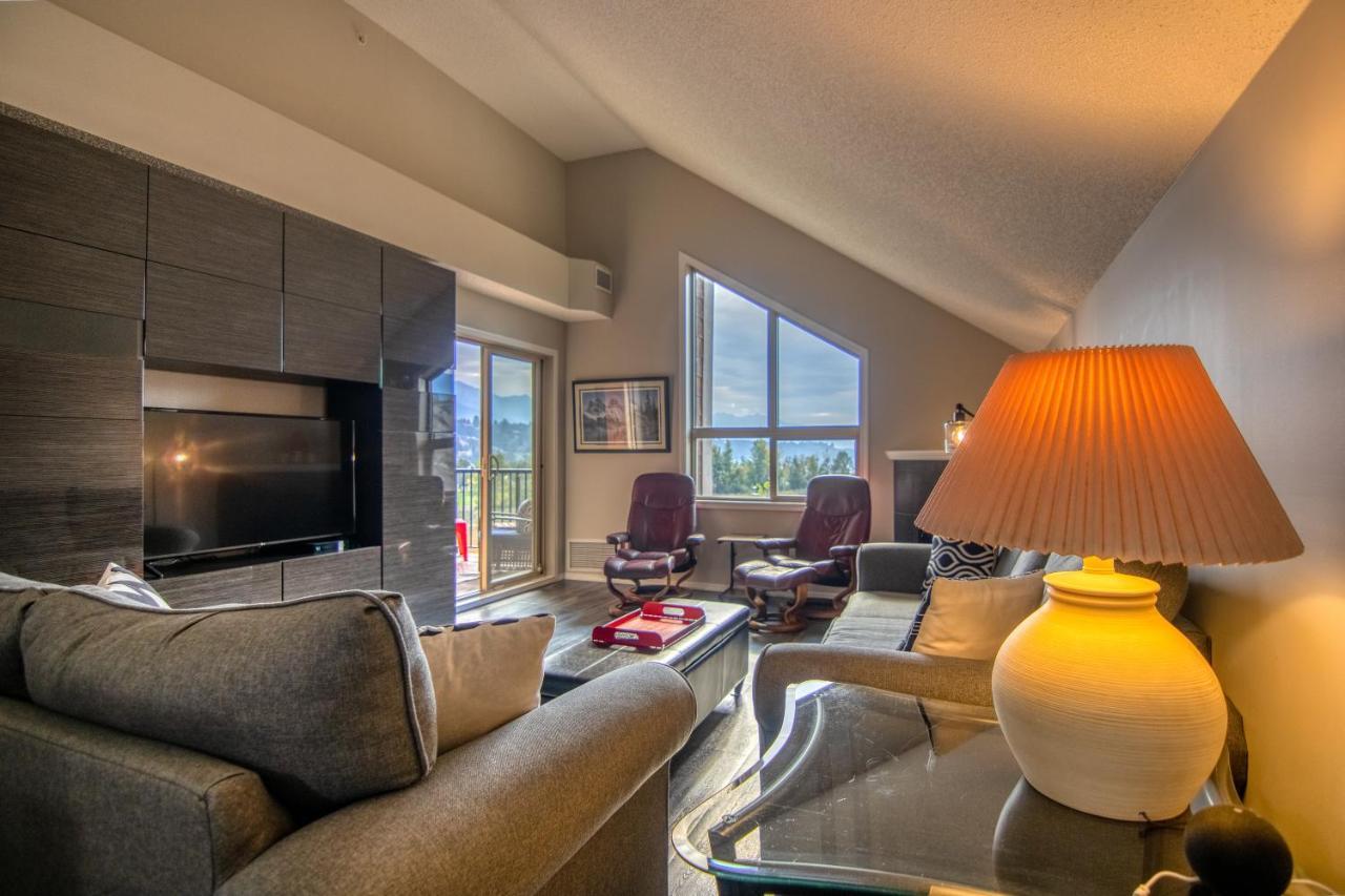 Mountain Getaway Condo - 5 Min Walk To The Beach! Invermere Luaran gambar