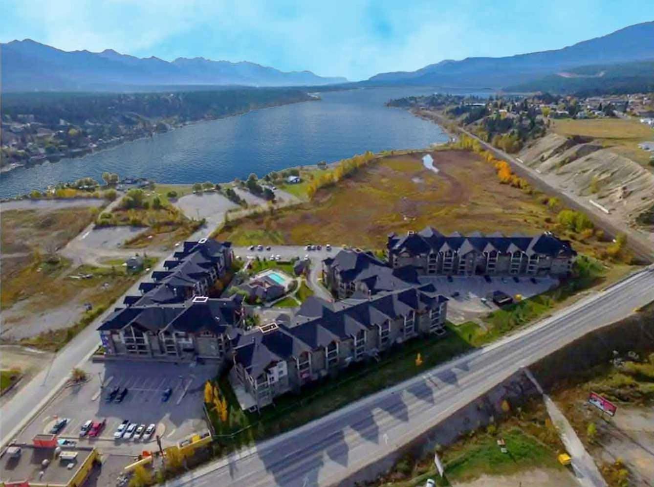 Mountain Getaway Condo - 5 Min Walk To The Beach! Invermere Luaran gambar