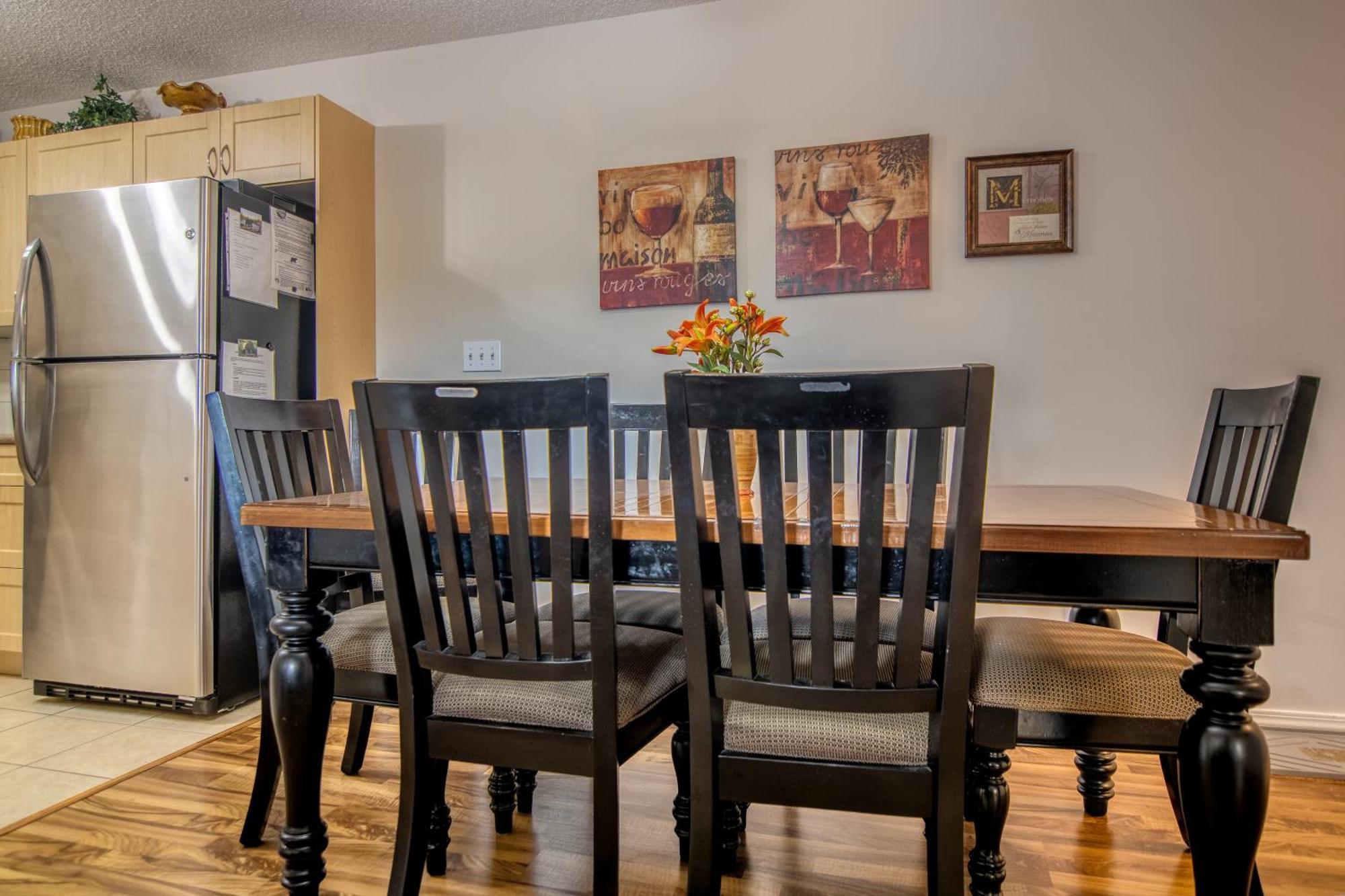 Mountain Getaway Condo - 5 Min Walk To The Beach! Invermere Luaran gambar