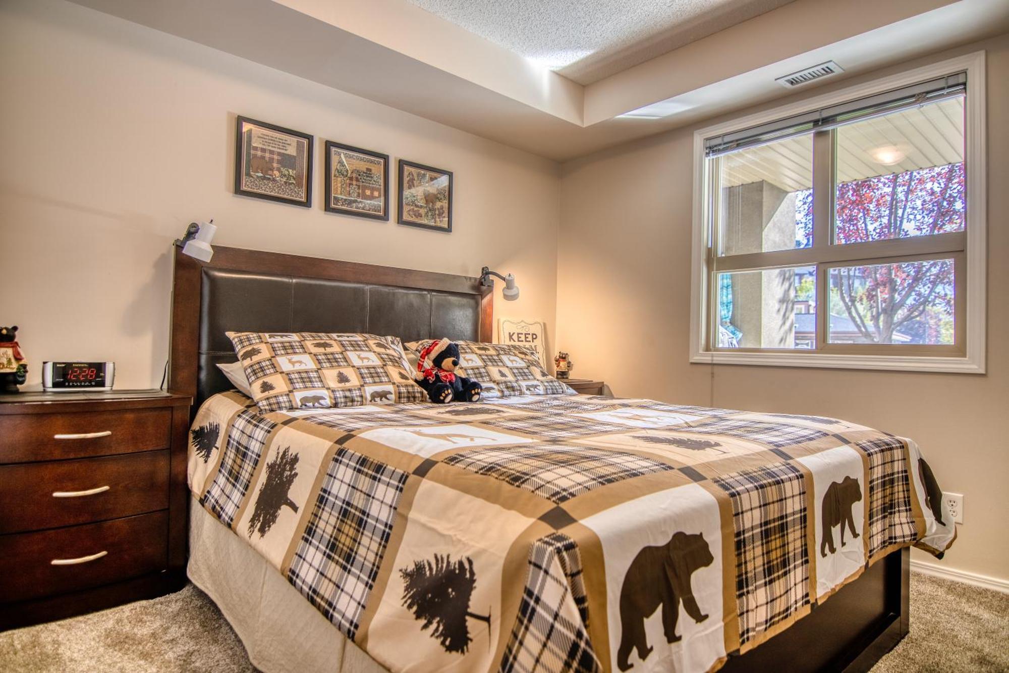 Mountain Getaway Condo - 5 Min Walk To The Beach! Invermere Luaran gambar