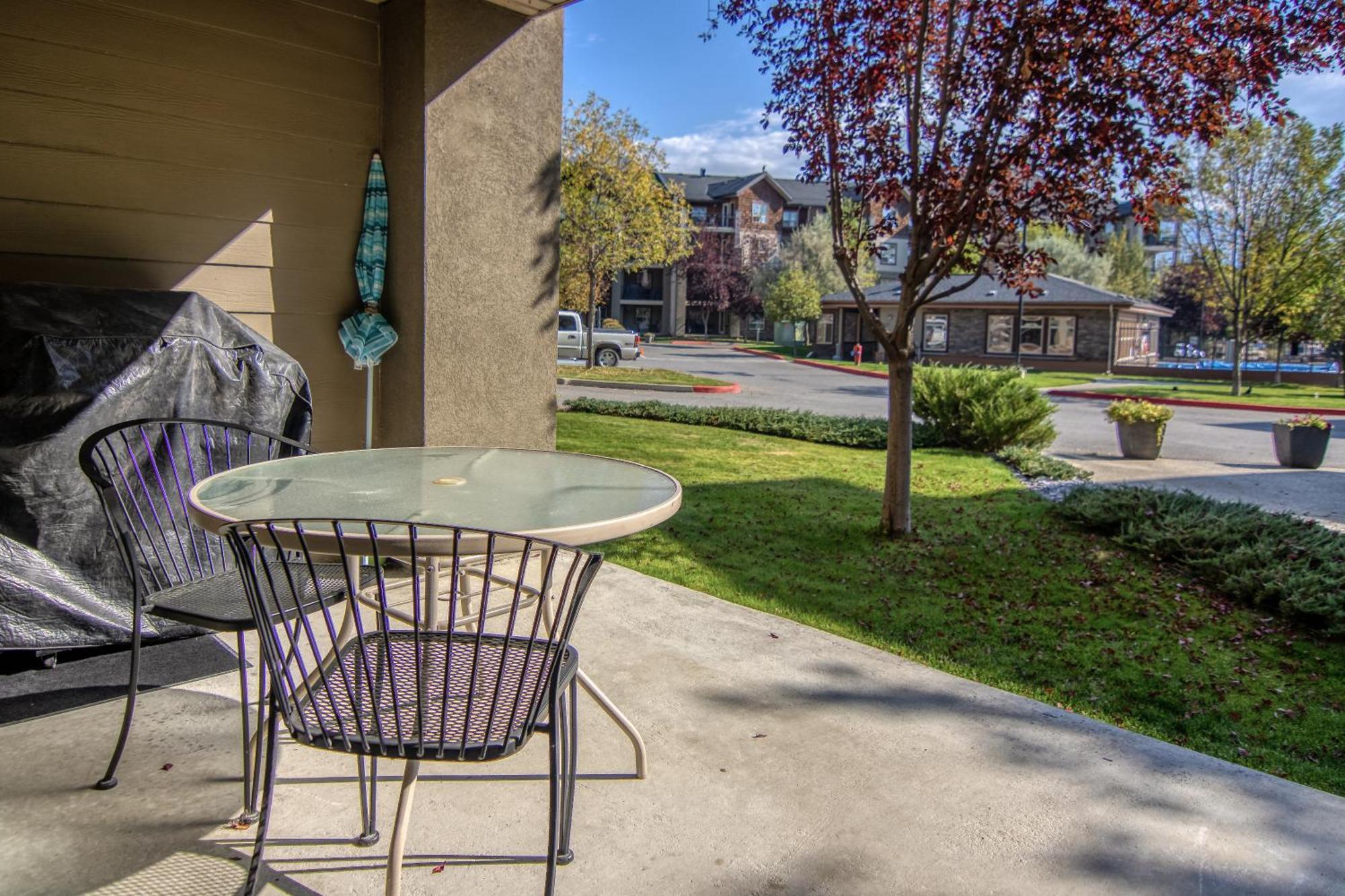 Mountain Getaway Condo - 5 Min Walk To The Beach! Invermere Luaran gambar